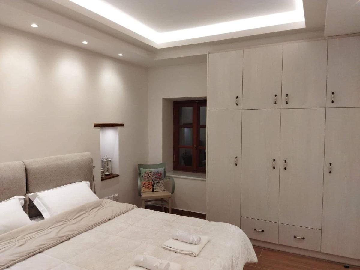 Villa Tsolakis Luxury House Leonídion Exterior foto